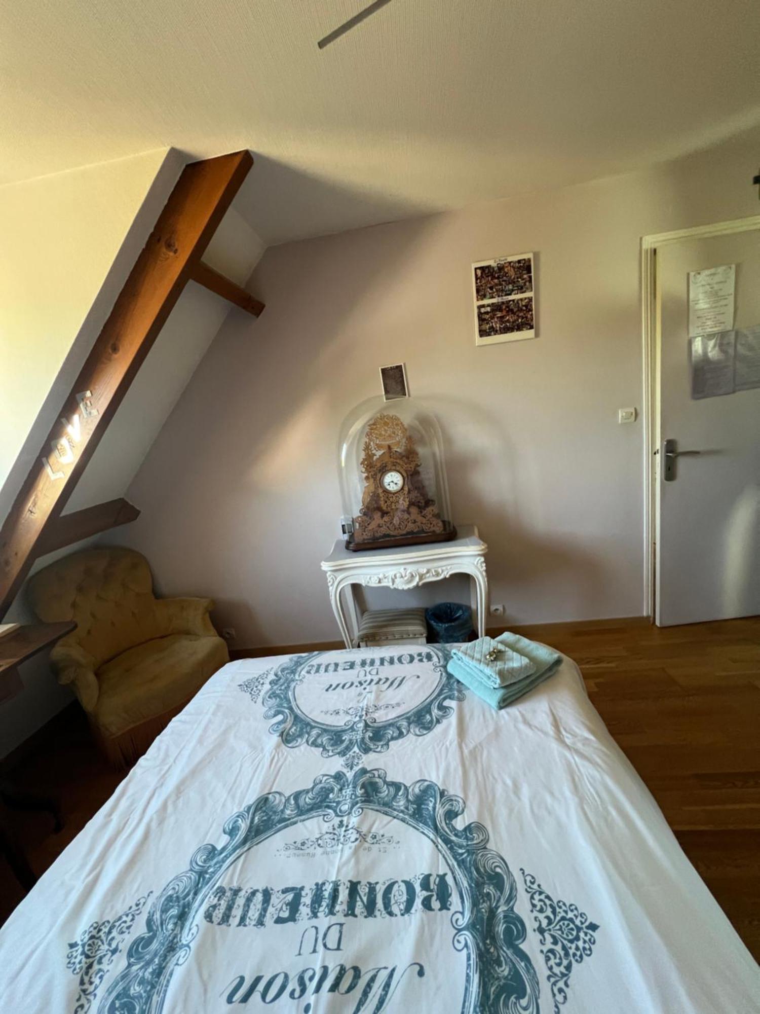 La Maison Du Bonheur Saintry-sur-Seine Eksteriør billede